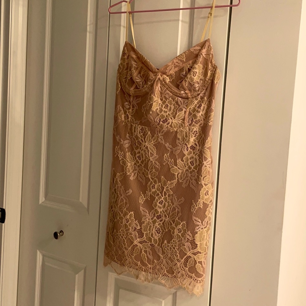 For Love and Lemons - Super cute laced dress